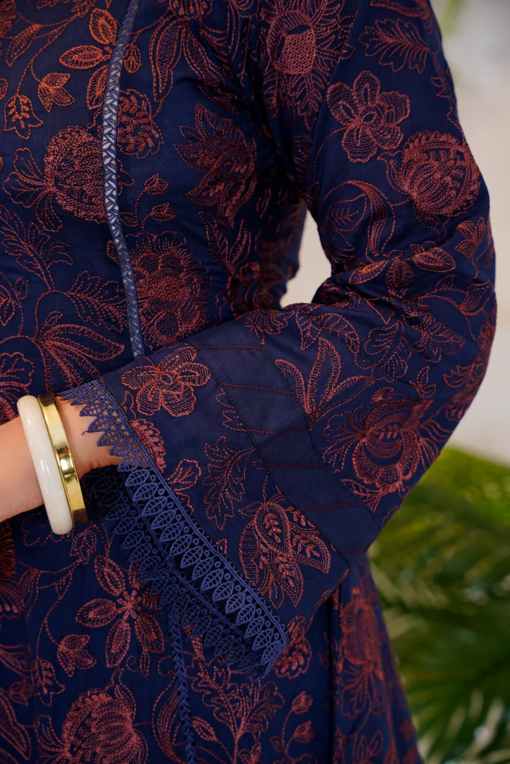 3 Pc Embroidered Lawn Suit