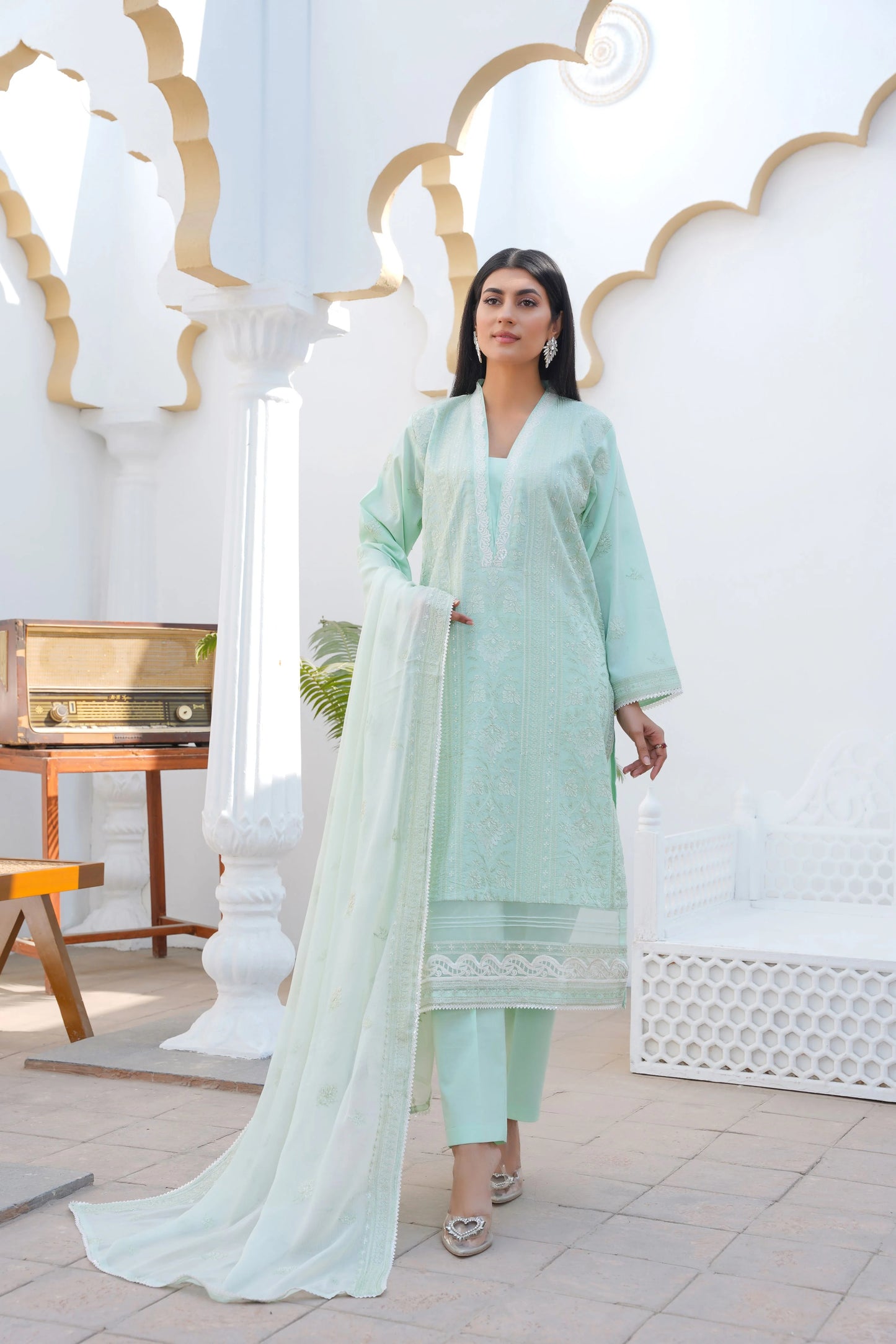 Embroidered lawn 3 piece unstitched suit