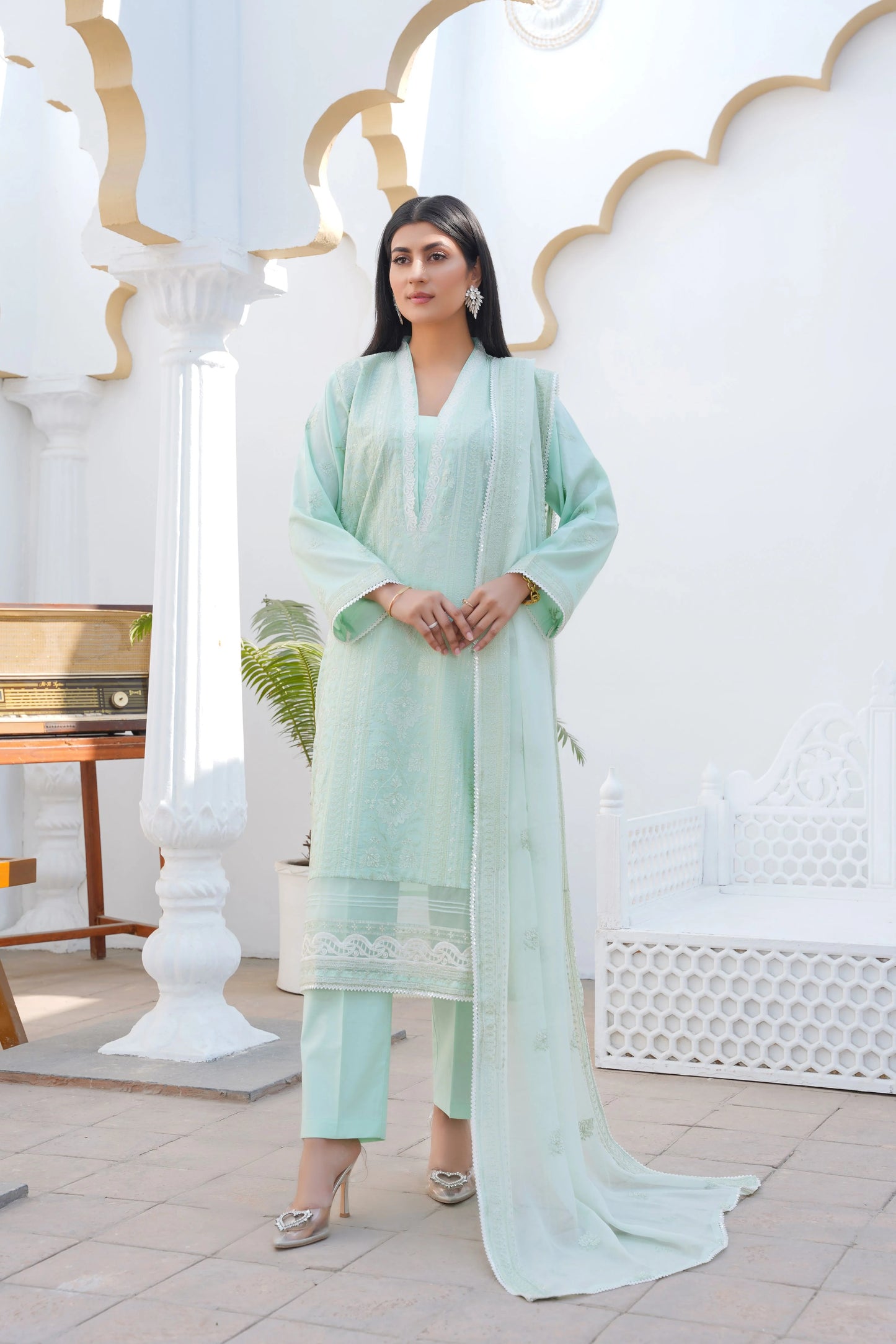 Embroidered lawn 3 piece unstitched suit