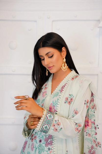 Embroidered Lawn Suit 3 Pc