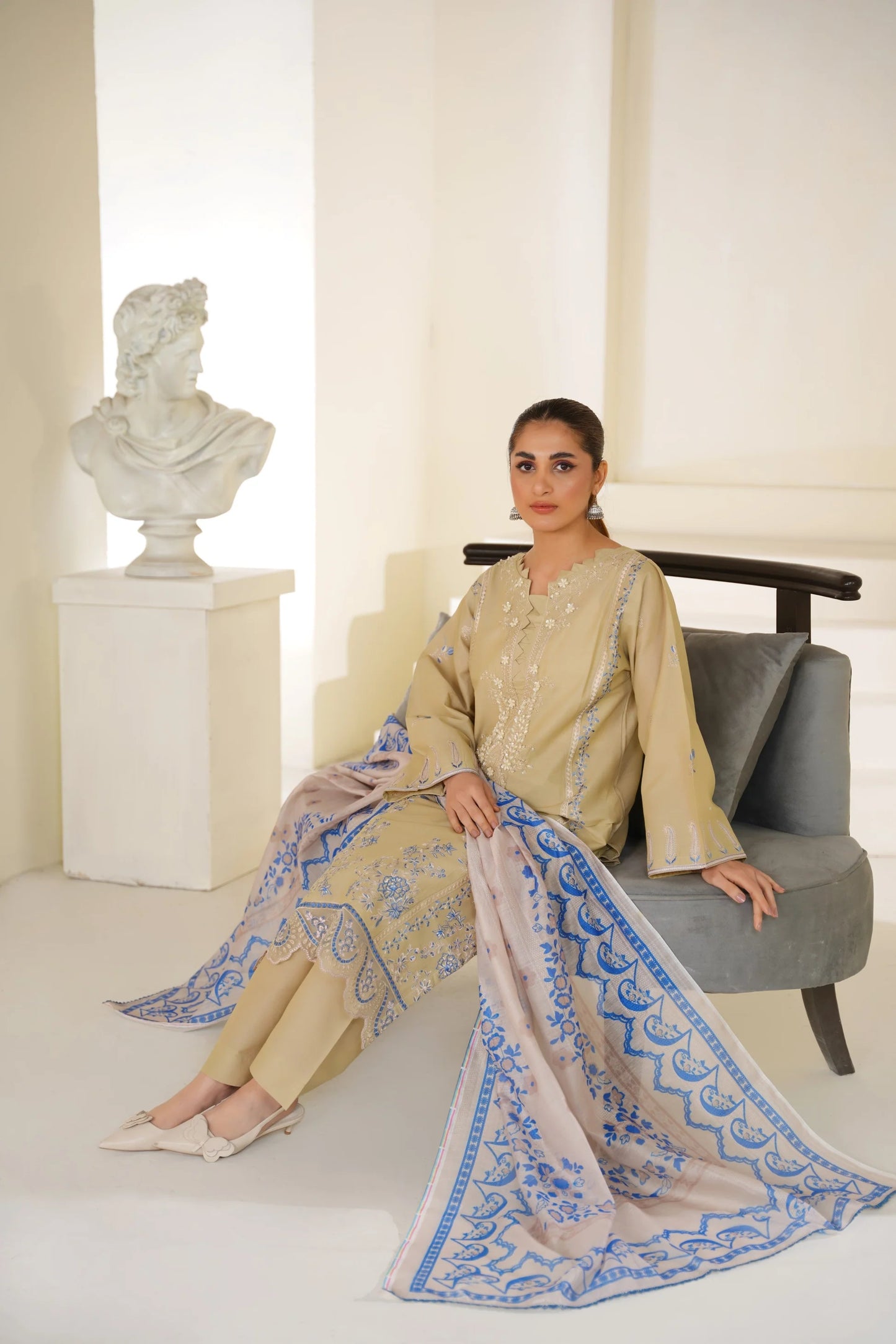 Sapphire Sand — Embroidered Lawn 3PC Ready-to-Wear Suit